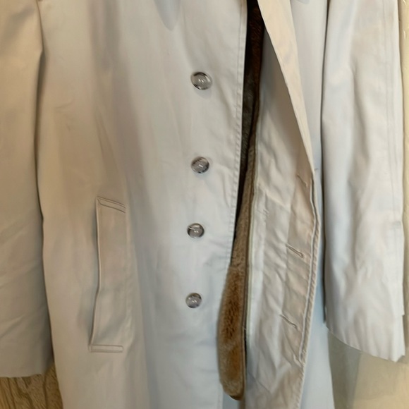 London Fog fur lined trench coat - Picture 3 of 7